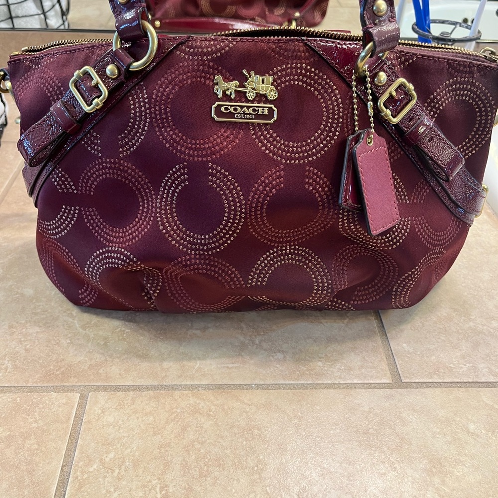 Coach purse in excellent condition. Vintage. Bought at park meadows.